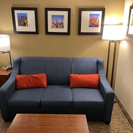 Wingate By Wyndham Pittsburgh West Mifflin Hotel Buitenkant foto