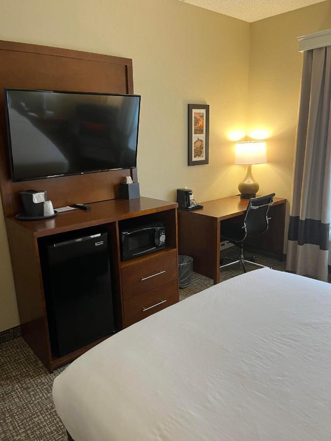 Wingate By Wyndham Pittsburgh West Mifflin Hotel Buitenkant foto