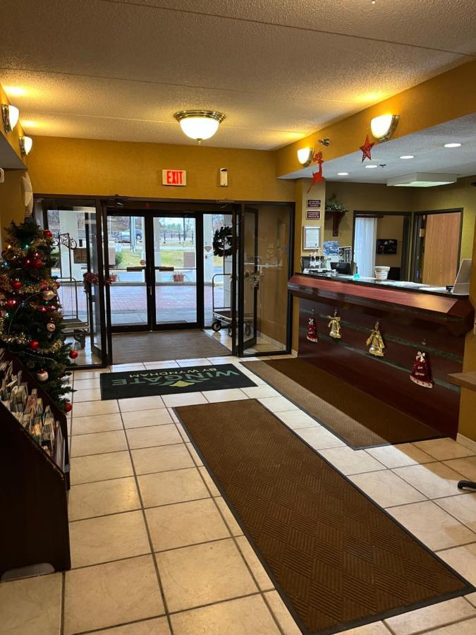 Wingate By Wyndham Pittsburgh West Mifflin Hotel Buitenkant foto